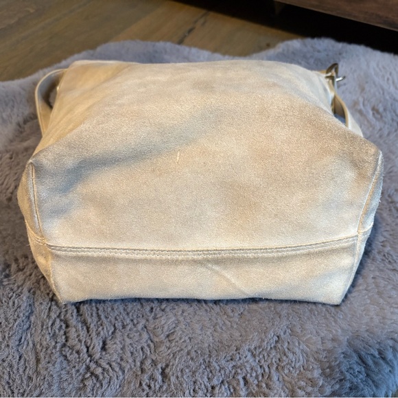 Margot New York Kaye Bucket Bag Tote In Ivory Suede - Picture 6 of 15